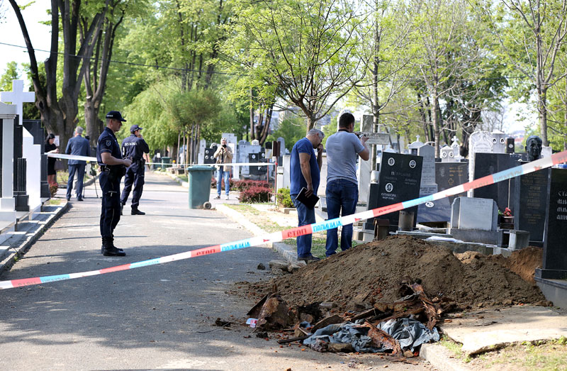 Копали раку, ископали бомбу

