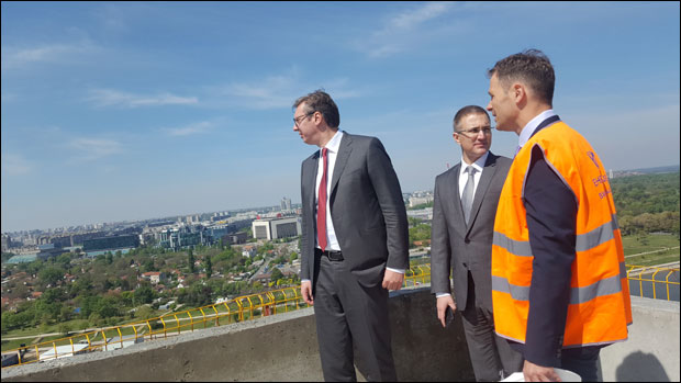 Вучић обишао радове на кули у Београду на води