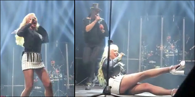 ЕХ, ТЕ ДУГЕ НОГЕ: Брена опет пала на бини (ВИДЕО)