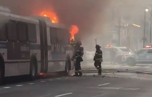 ВИДЕО: Аутобус се запалио,нема повређених, истрага у току
