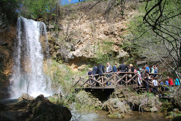 Драгуљи у пећини доступни и за Ускрс