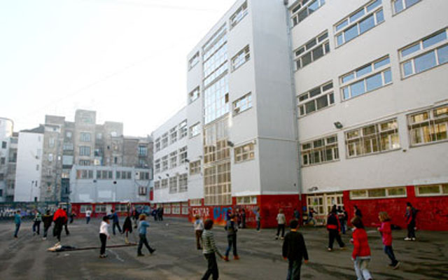 На факултет и после трогодишње школе