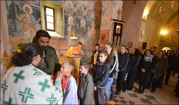 Васкрс прослављен у нади и љубави