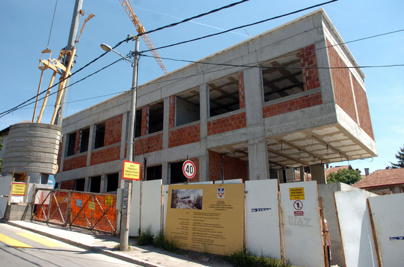 До амбуланте у Малом Мокром Лугу још два месеца