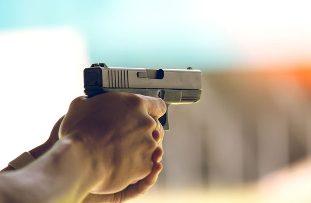 ПУЦЊАВА У ПУКОВЦУ: Свађа па метак у ногу