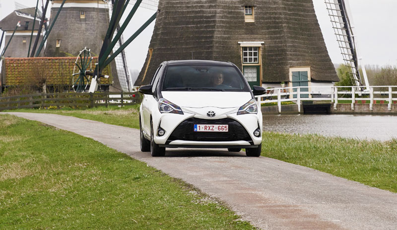 Тојота јарис 2017 - Залет из земље лала