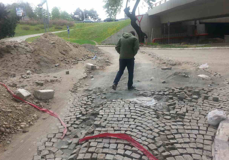 Сређују паркинг код Мостарске петље