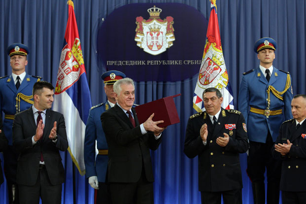 Председник Николић одликовао више појединаца