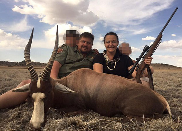 ЛОВАЦ ПОСТАО ПЛЕН: Ловио слонове и лавове, па га појео крокодил