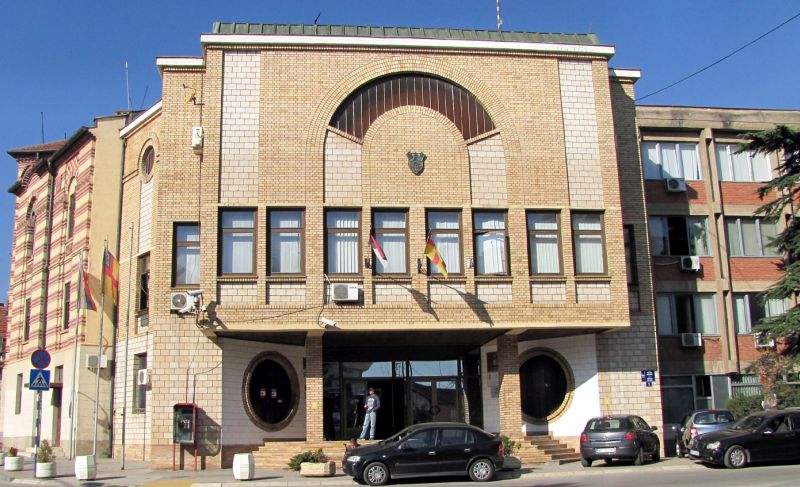 Врањанац у кабинету градоначелника претио због јагода