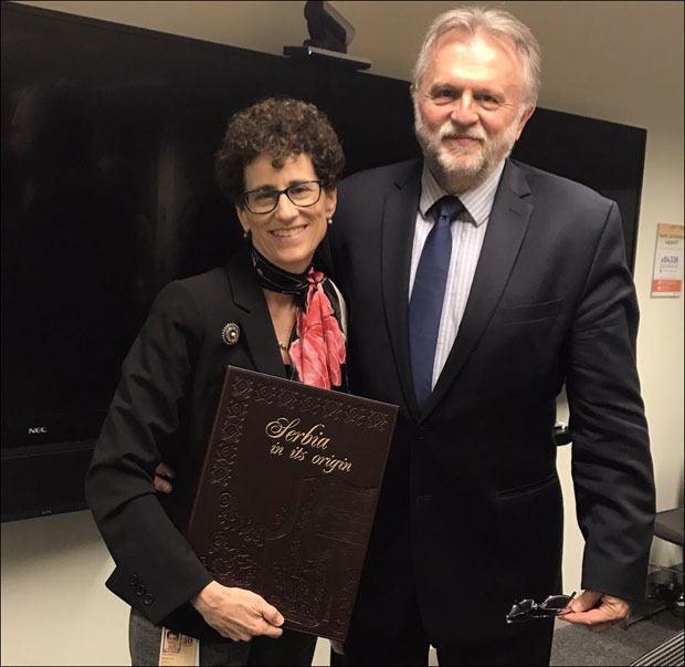 Шпијунка: Поздрав с посветом
