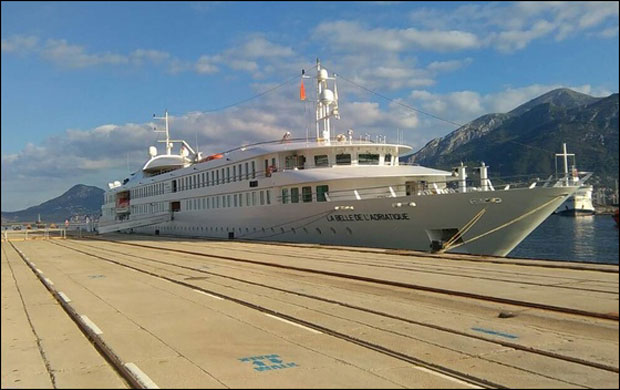 Стижу бродови из Европе