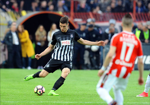 Миленковић и званично потписао за Фиорентину