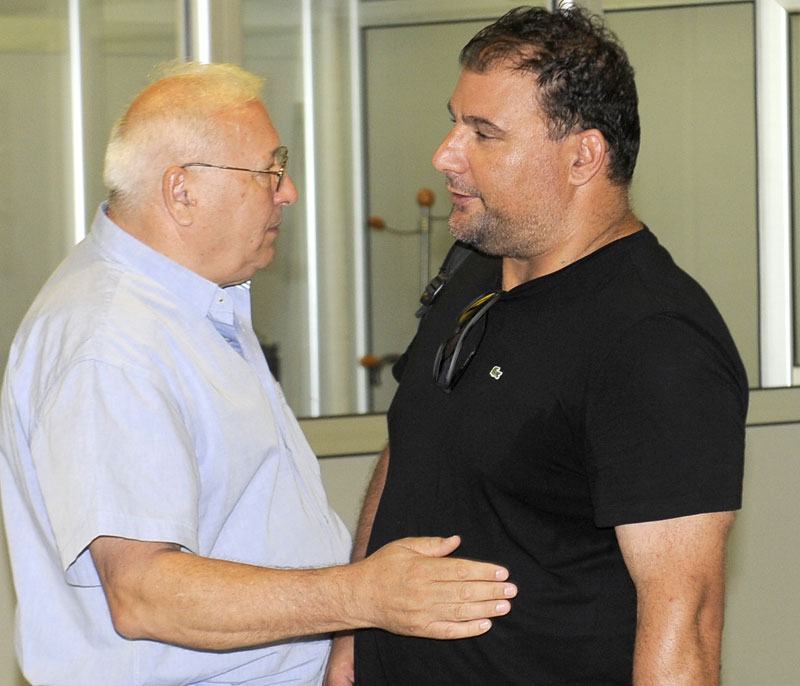 Савић (не) може на две столице