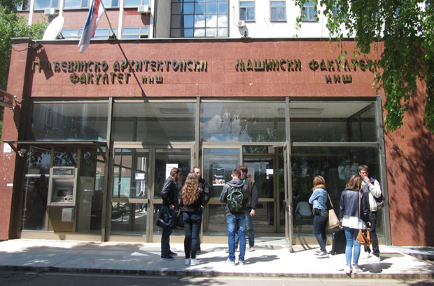 УНИВЕРЗИТЕТ У НИШУ: За студирање стари ценовник