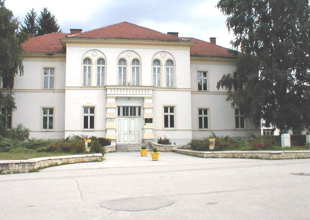 Црна Гора: Из државне касе пуне новчанике