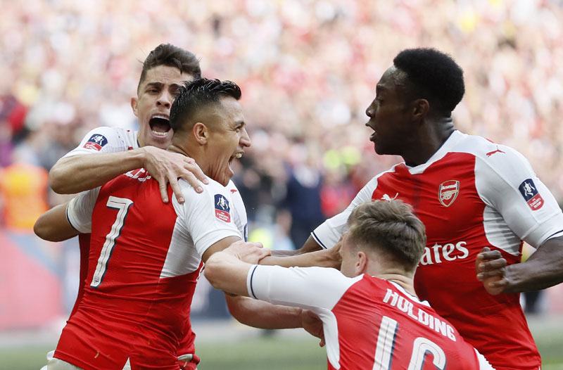 АРСЕНАЛ СРУШИО СИТИ: За пехар тобџије и Челси