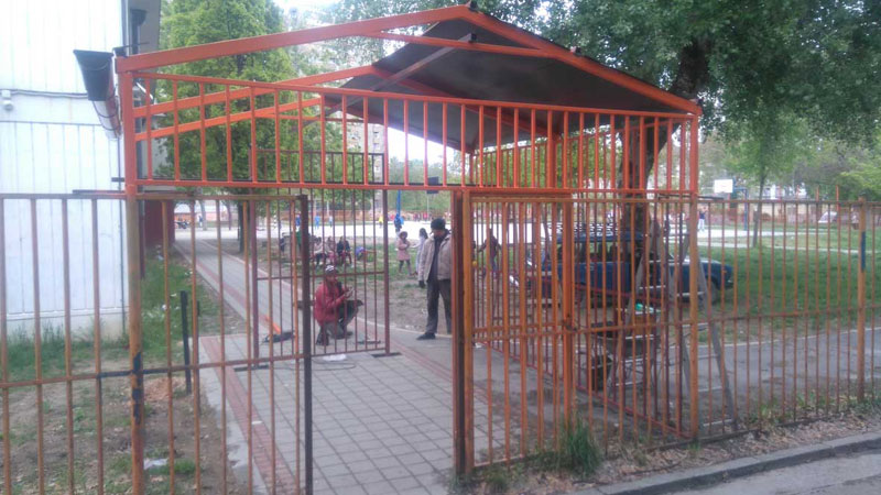 БЕЗБЕДНОСТ ЂАКА У ШКОЛАМА: Баријера за незнанце