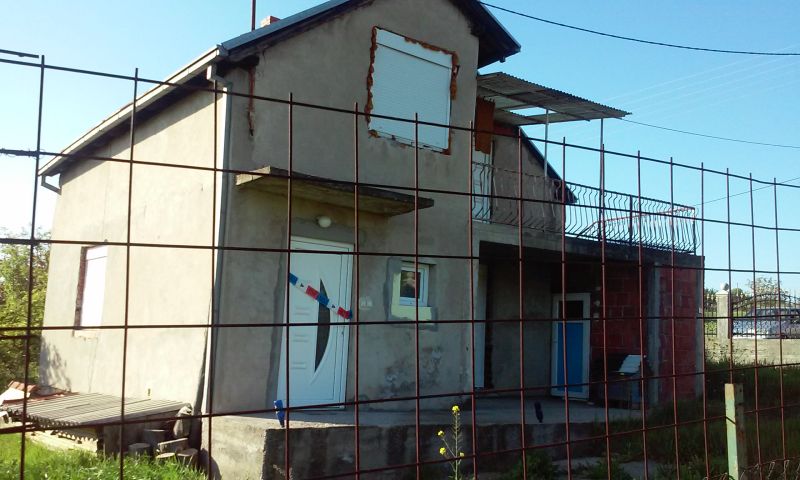 Лежао мртав у викендици дуже од месец дана