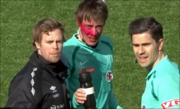 Босанац спрејом офарбао судију