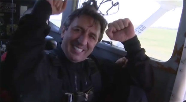 Жика скочио са висине од 3000м!