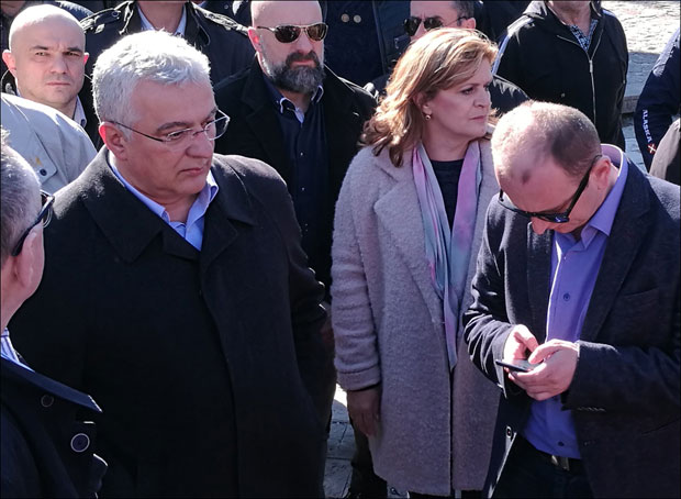 Мило ућуткује тужиоца