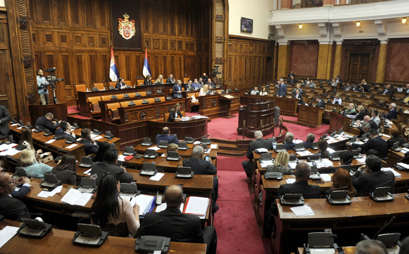 ДЈБ: Персонални асистент посланице остао пред вратима