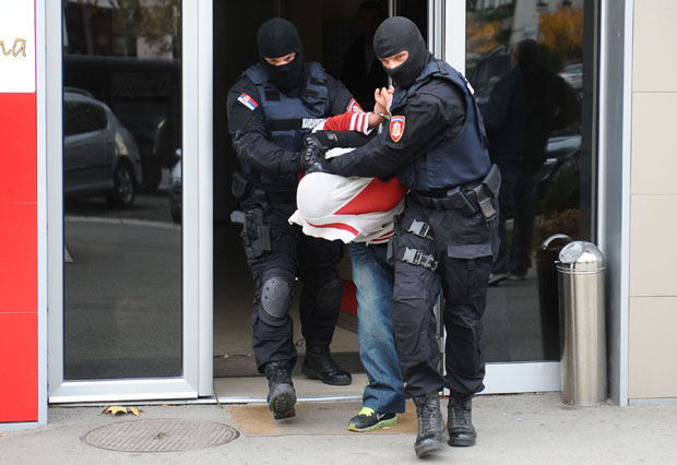 РАЗБОЈНИШТВА У НОВОМ САДУ: Отимају пазар и робу