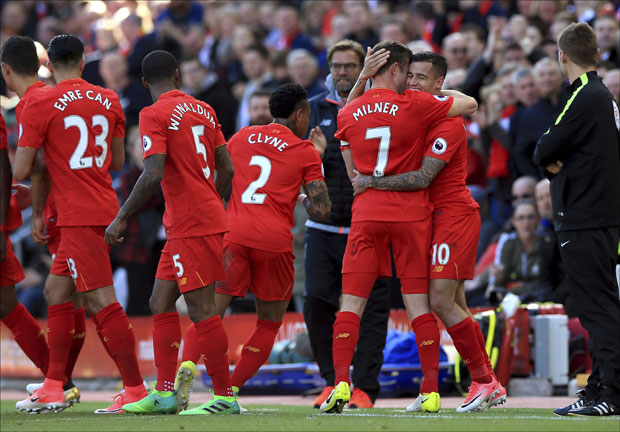 Ливерпул представио дресове за следећу сезону: Поносно ћемо их носити