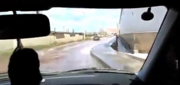 Газирани сок преплавио улице града у Русији (ВИДЕО)