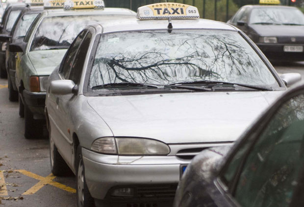 Лов на дивље таксисте у Подгорици
