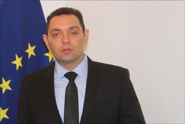 Шпијунка: Вулинове муке са картом