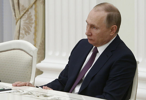Траже повлачење Путина из политике