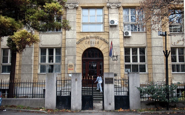 Постајемо безуба нација?
