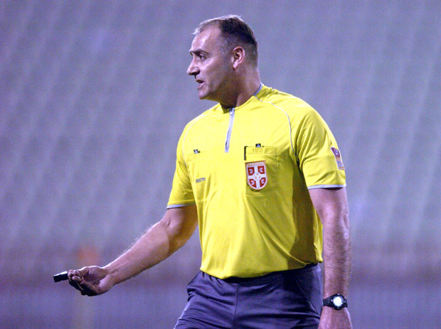 ОГЛАСИО СЕ И СМИЉАНИЋ:  Непостојећи пенал за Звезду, нека освоје титулу ако их није срамота