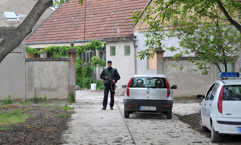 Двоструки убица побегао у Хрватску