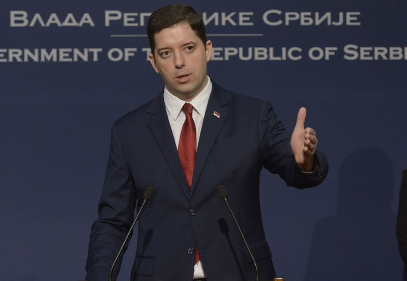 ЂУРИЋ УПОЗОРАВА: ЕУ ћути пред паљењем фитиља на „бурету барута“