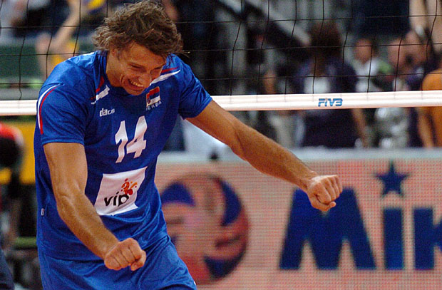 ВЕЛИЧАНСТВЕНИ ИВАН МИЉКОВИЋ: Србин у 38. години освојио титулу, а онда пао на колена и заплакао (ВИДЕО)