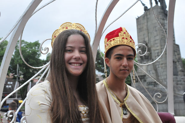 У Славу Јелене и Немањића