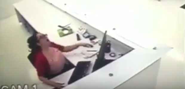 Ударала се металом у главу да добије одштету (ВИДЕО)