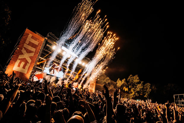 ПОХВАЛЕ НА РАЧУН ЕГЗИТА: Врхунски извођачи и јефтин провод 