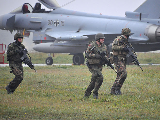 Бундесвер као ново легло неонацизма