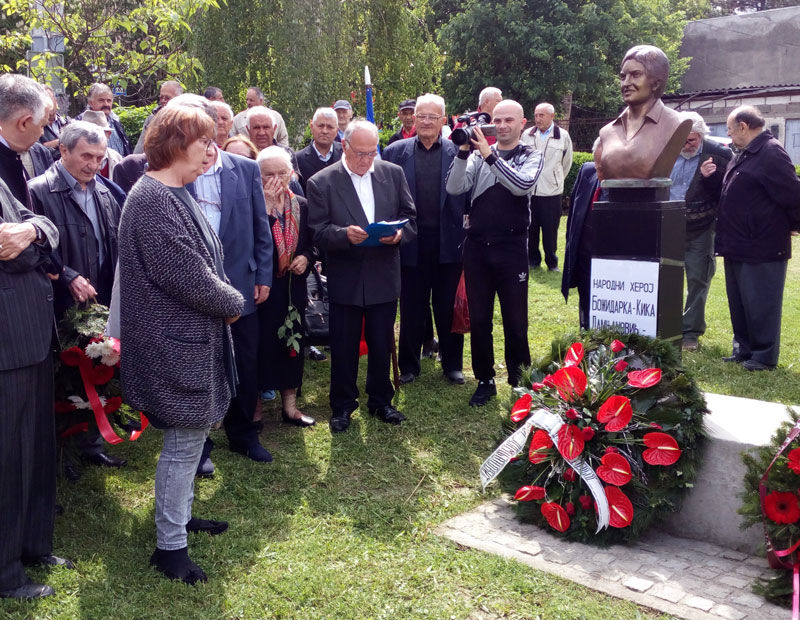 ОТКРИВЕНА БИСТА БОЖИДАРКИ ДАМЊАНОВИЋ: Кика је део историје