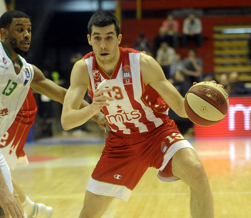 Звезда рутински до тријумфа у Чачку