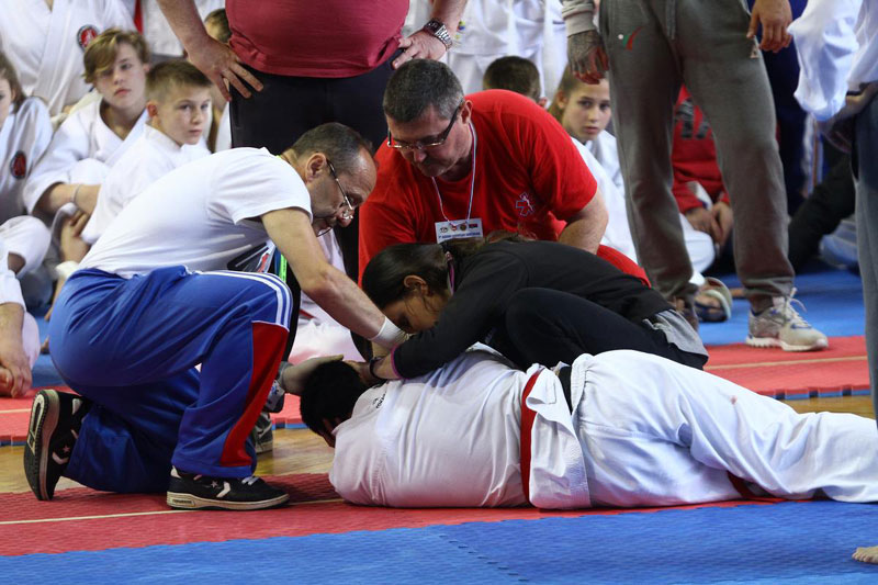 Премијер Бугарске послао авион по каратисту