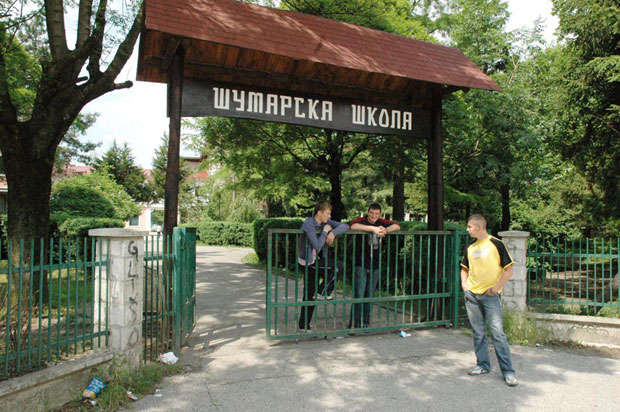 ОД ХИГИЈЕНИЧАРКЕ ДО ПОМОЋНЕ НАСТАВНИЦЕ: Метлу заменила дневником