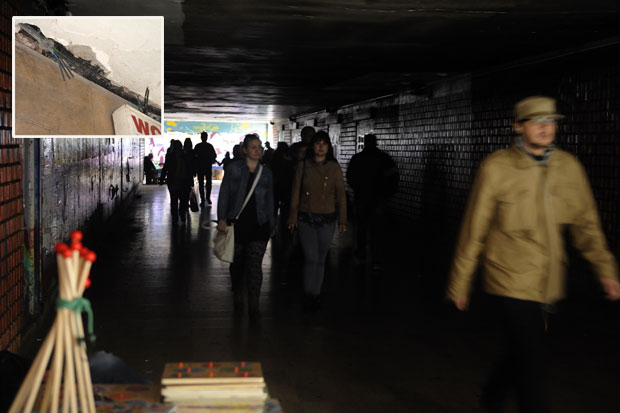 БЕОГРАЂАНИ ОПРЕЗ: Пролаз код Ушћа две недеље у мраку! 