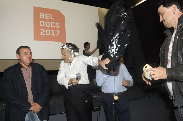 Левију торта у лице!   (ФОТО, ВИДЕО)