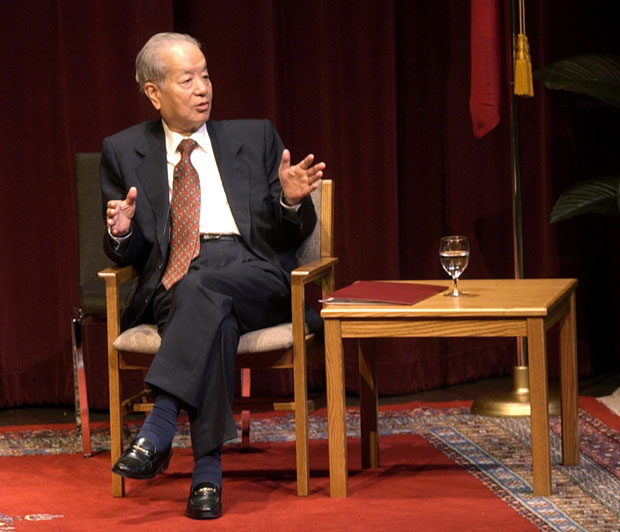 Преминуо истакнути кинески дипломата Цхијан Цхићен