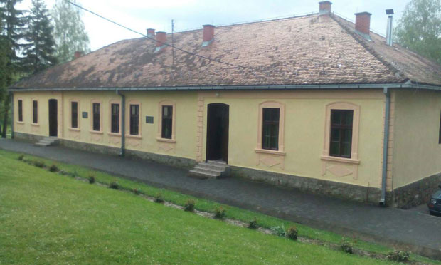 ПРЕМИЈЕРА ЗА ЈУБИЛЕЈ: Пола века од матуре сјајне генерације Степине школе